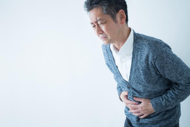 下痢(げり)や軟便を引き起こすメカニズムは?腹痛を伴う場合の原因も解説|わかもとラボ